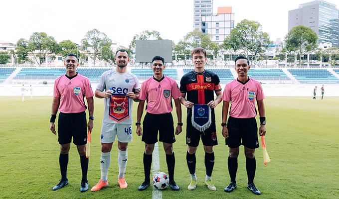 Ninh Bình giấu tỷ số trong trận giao hữu với Lion City Sailors tại Singapore - Ảnh: NBFC