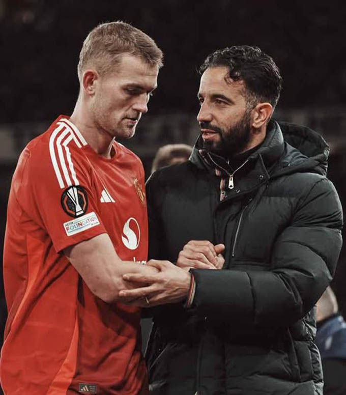 De Ligt cũng gửi lời tri ân HLV Amorim trên trang cá nhân