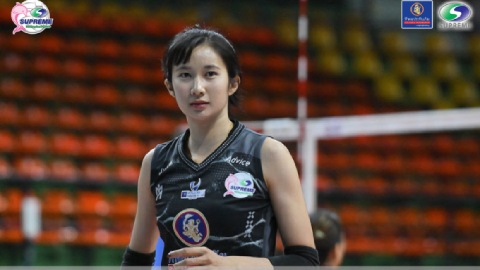 Hotgirl bóng chuyền Thái Lan bị chê thậm tệ, đòi 'xanh chín' với fan