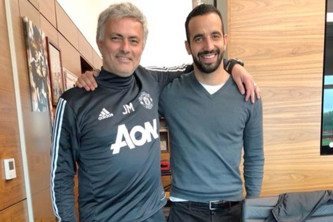 Mourinho và Amorim thời "Người đặc biệt" còn dẫn dắt MU