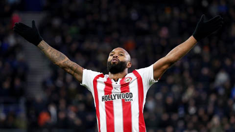  Anh thợ xây Igor Thiago đi vào lịch sử Ngoại hạng Anh khi vượt mặt Firmino và Cunha