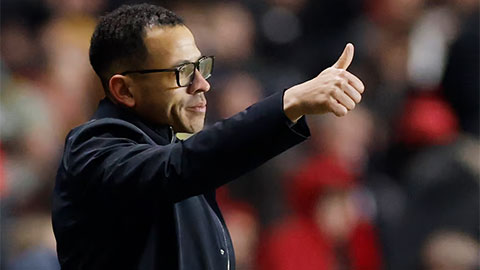 Thấy gì ở Liam Rosenior ở trận đầu cầm Chelsea?