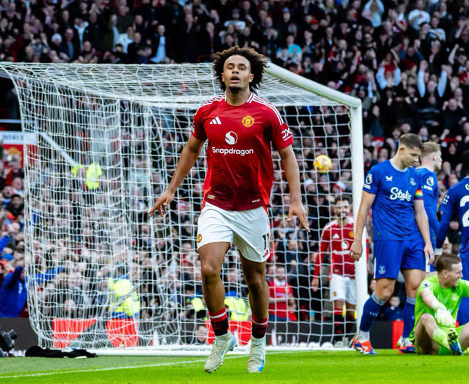 Zirkzee sẽ phải ở lại MU