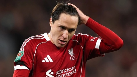 Simone Inzaghi celebrating with his Inter Milan players after beating Barcelona.