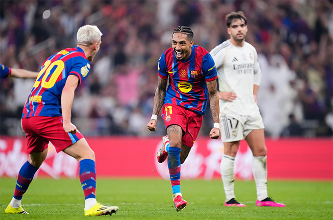 Raphinha là ngôi sao sáng nhất trận đấu