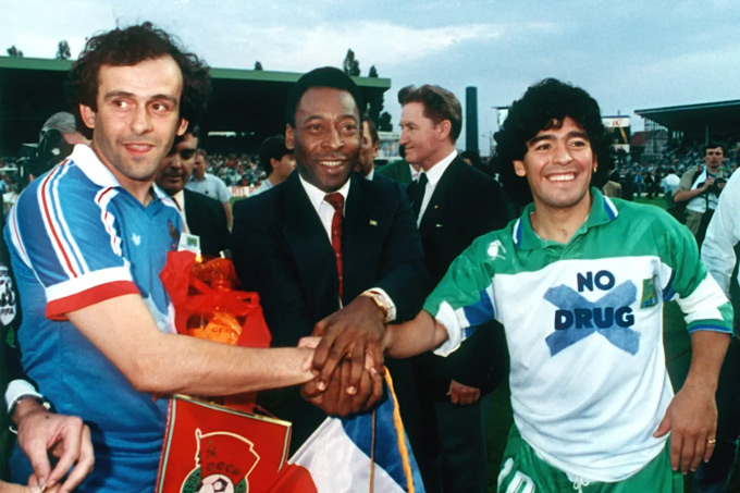 Napoli rốt cuộc đã không thể đưa Platini về đá cặp với Maradona
