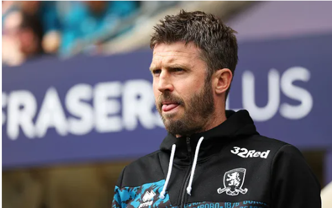  Michael Carrick vừa ngồi vào ghế nóng tại MU