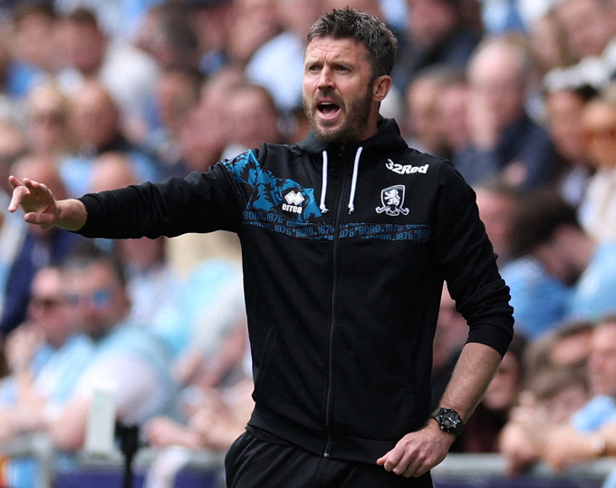 Carrick là người khá cứng nhắc về chiến thuật thời ông còn dẫn dắt Boro