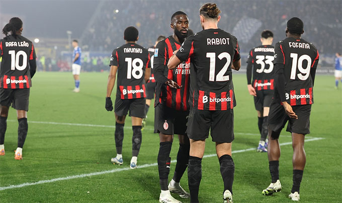 Milan thắng ngược Como ngay trên sân khách