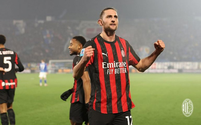 Rabiot giúp AC Milan hạ Como 3-1