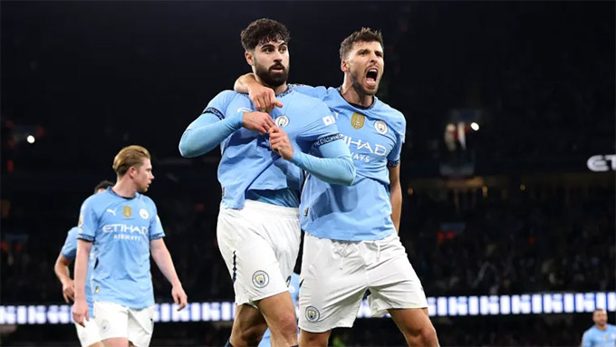 Man City đang khủng hoảng trầm trọng hàng thủ