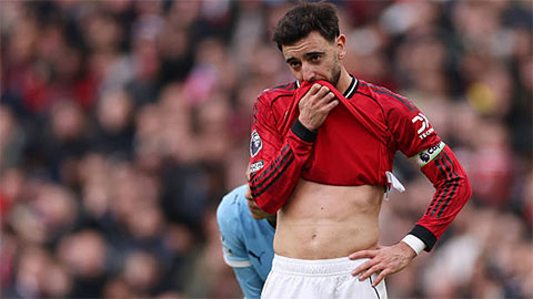 MU mất 2 bàn thắng vì VAR ở hiệp 1 trận derby Manchester