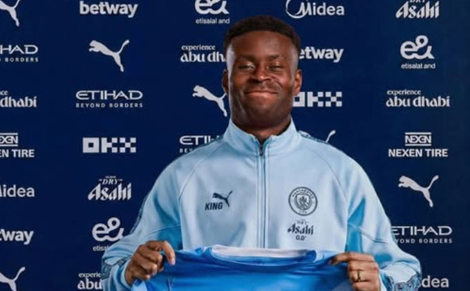 Guehi sẽ gia cố hàng thủ Man City