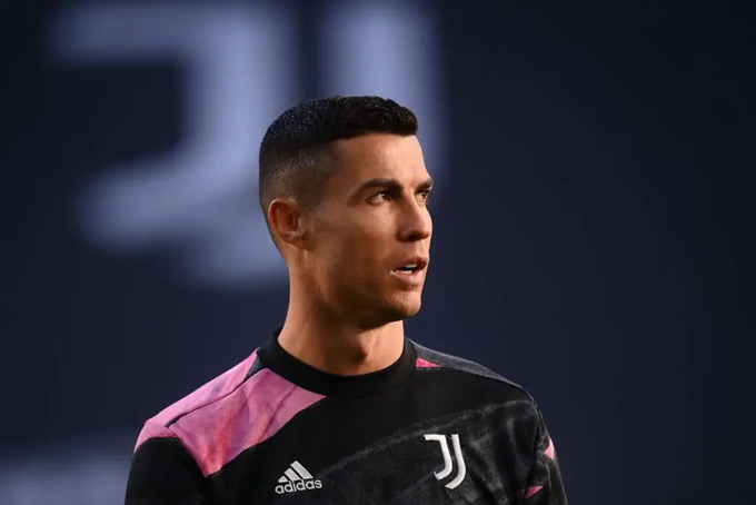 Juventus thua kiện Ronaldo