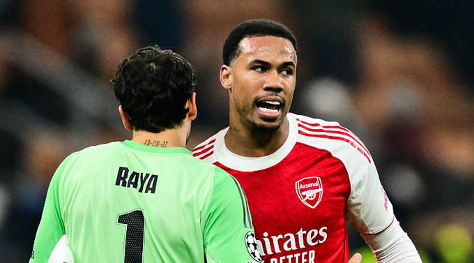 Arsenal thắng 7 trận liên tiếp ở Champions League