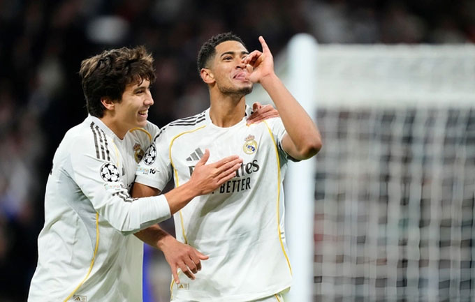 Jude Bellingham có động tác ăn mừng lạ mắt