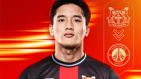 Simone Inzaghi celebrating with his Inter Milan players after beating Barcelona.