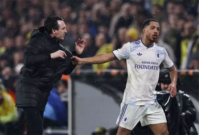 HLV Emery tỏ ra không hài lòng về Tielemans 