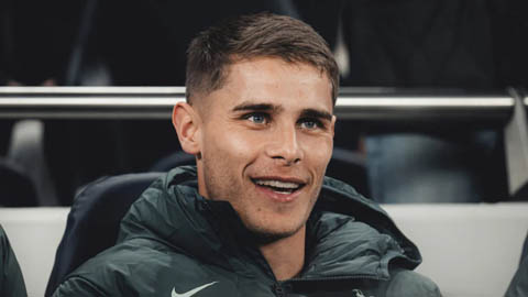 Simone Inzaghi celebrating with his Inter Milan players after beating Barcelona.