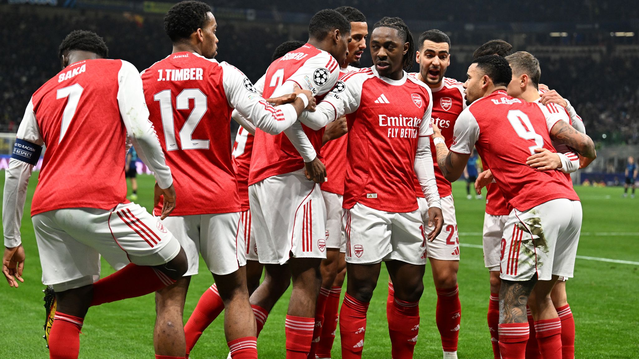 Arsenal đang dẫn đầu BXH với khoảng cách 7 điểm so với Man City 