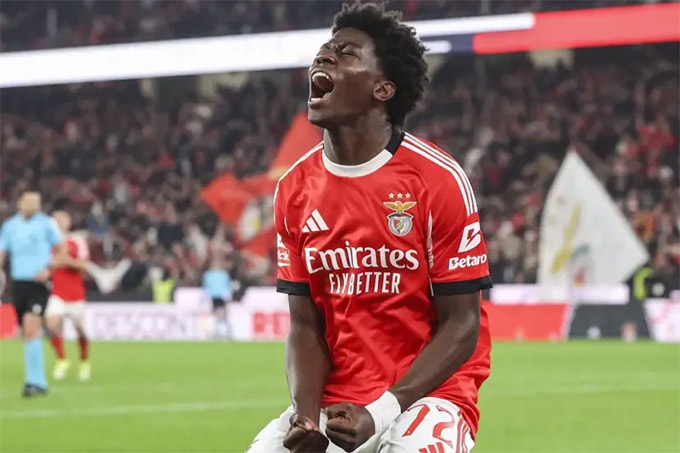 Anisio Cabral đi vào lịch sử Benfica