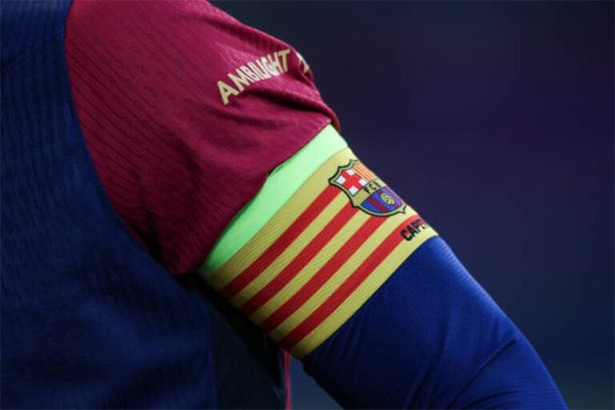 Barca đã bổ nhiệm trung vệ Ronald Araujo làm đội trưởng mới của đội bóng.