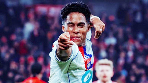 Simone Inzaghi celebrating with his Inter Milan players after beating Barcelona.