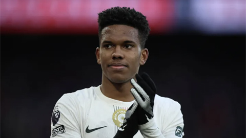  Estevao đạt mốc lịch sử ở tuổi 18