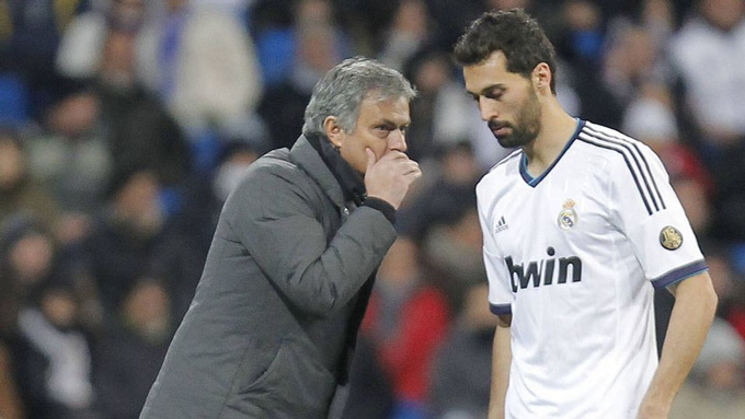 Mourinho sẽ đối đầu với học trò cũ là Arbeloa trên ghế chỉ đạo