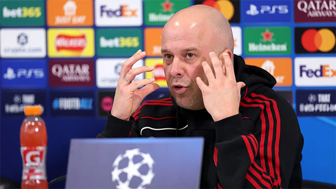 HLV Slot đau đầu với bài toán nhân sự của Liverpool