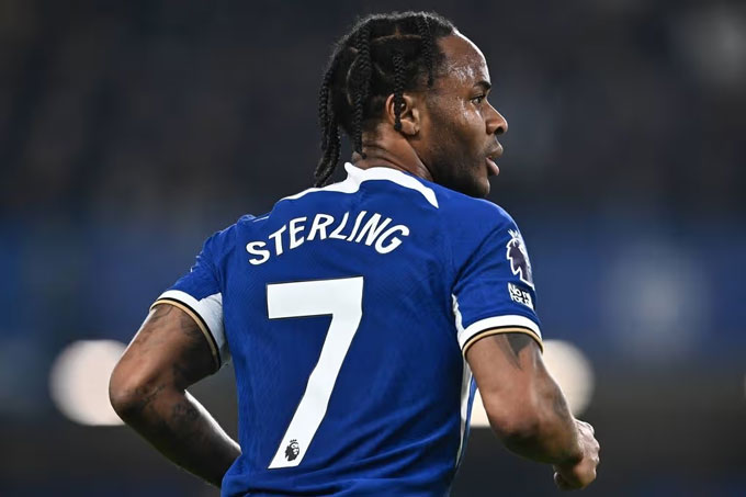 Sterling sẵn sàng rời Chelsea