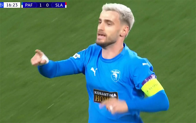 Vlad Dragomir lập siêu phẩm ở trận đấu tại vòng phân hạng Champions League