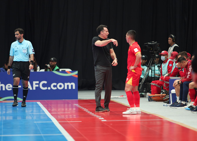 HLV Diego Giustozzi không muốn chọn đối thủ ở tứ kết