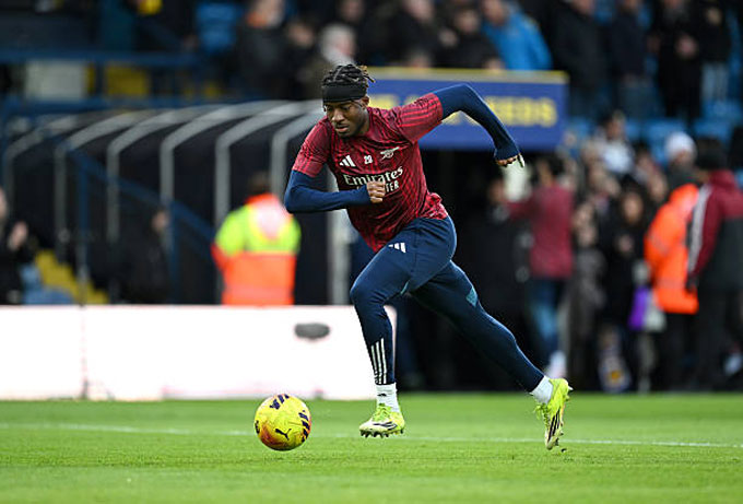 Madueke được đẩy lên đá chính thay Saka