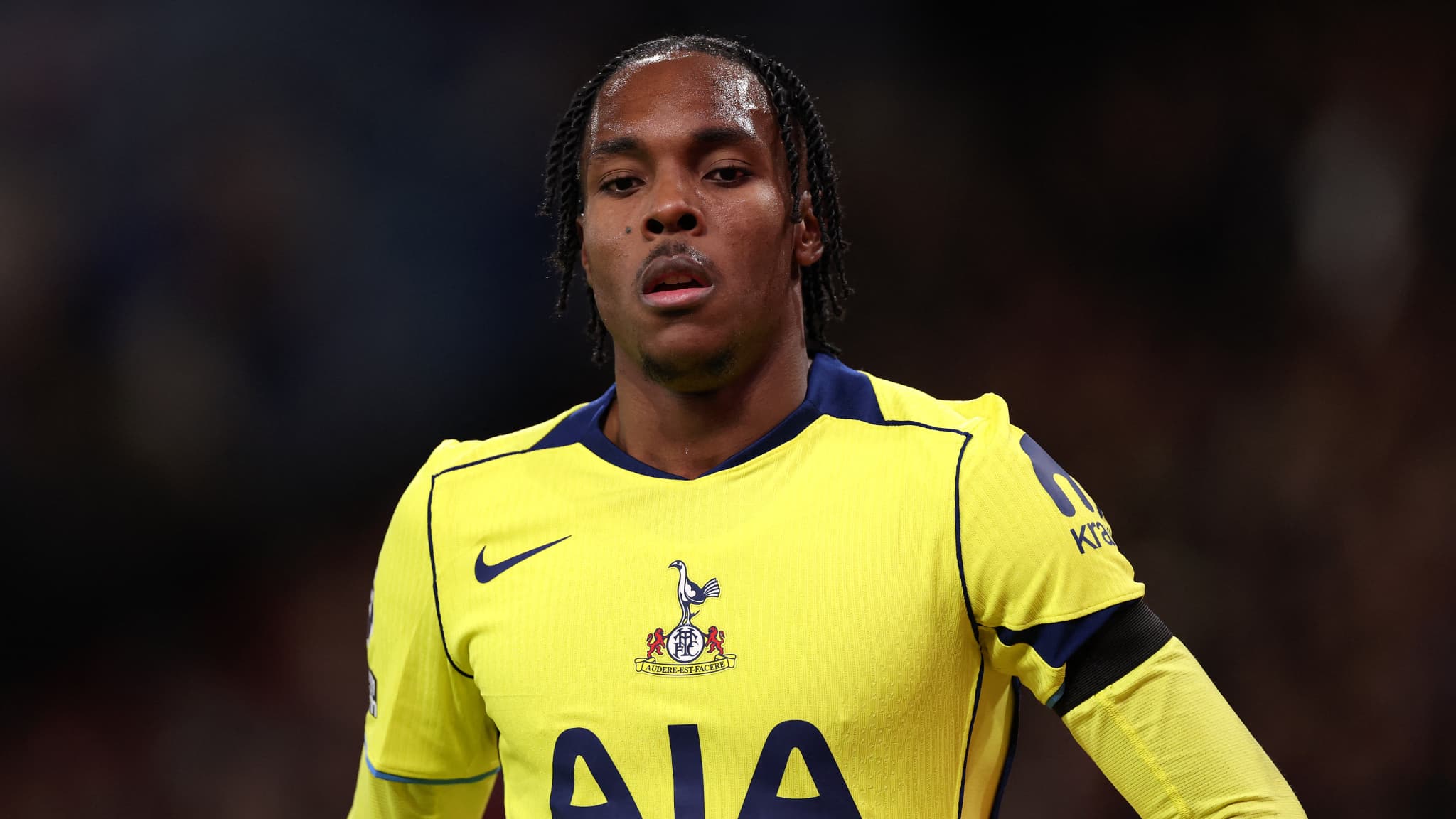 Tel thất vọng vì không được ra sân nhiều tại Tottenham