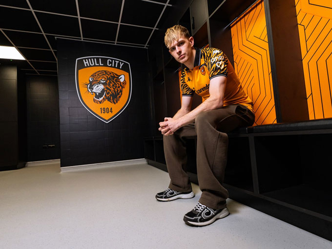 Collyer đã chính thức chuyển tới Hull