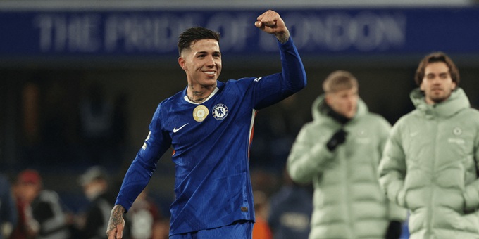 Enzo xứng đáng mang áo số 8 của Chelsea