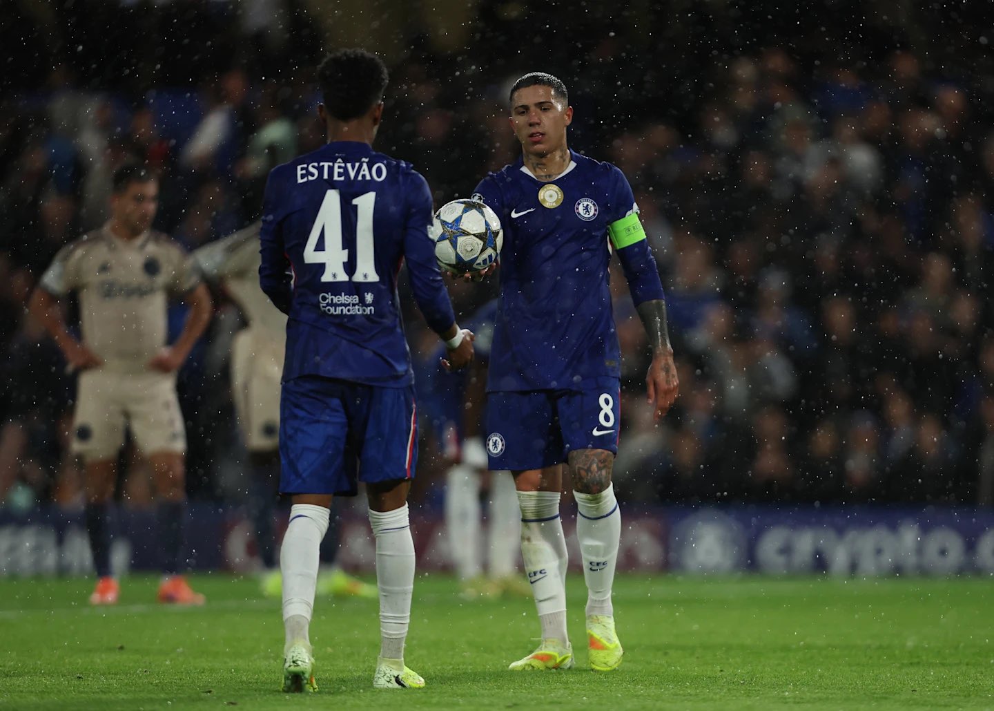 Enzo đang là tiền vệ trung tâm chất lượng bậc nhất hiện nay