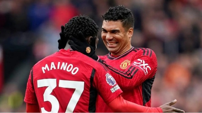 Mainoo hoàn toàn có thể chơi tốt bên cạnh Casemiro trong sơ đồ 4-2-3-1