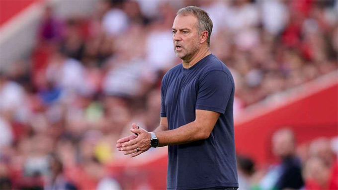 HLV Hansi Flick thất vọng khi Raphinha vắng mặt