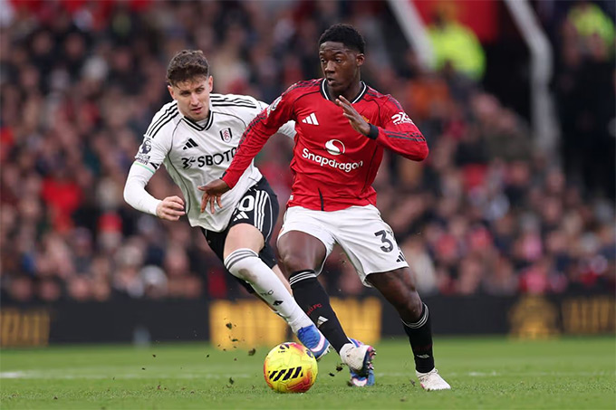 Mainoo đã trở lại là chính mình dưới thời Carrick