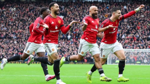 Carrick viết nên phép màu tại MU, CĐV đồng loạt đòi ký chính thức