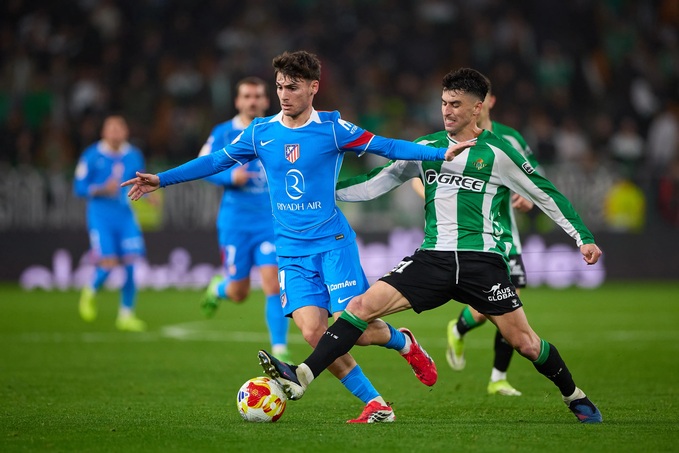 Không chiếm spotlight như Lookman, nhưng Mendoza cũng có màn ra mắt ấn tượng ở Cúp Nhà Vua.