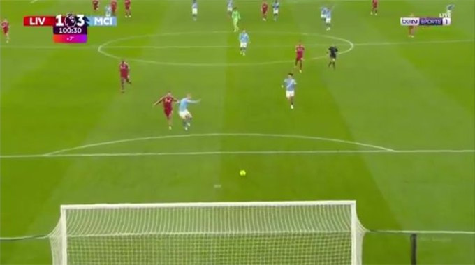 Tình huống hy hữu và kịch tính ở những phút bù giờ cuối cùng