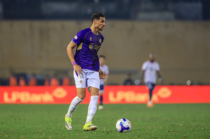 Hoàng Hên đang rất gần cơ hội lên ĐT Việt Nam - Ảnh: Minh Tuấn 