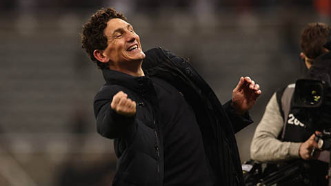 Brentford lầm lũi tiến bước, mơ vé Champions League