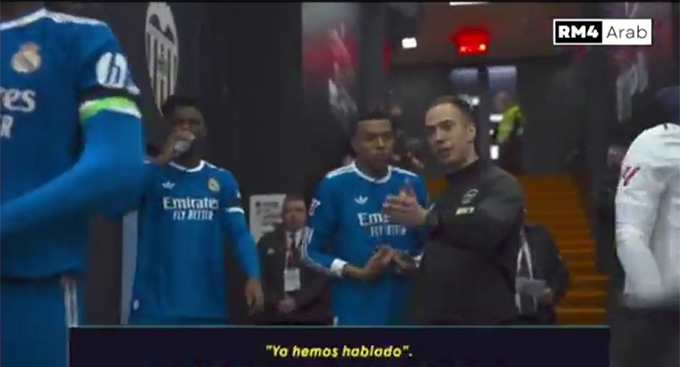 Trọng T từ chối giải thích cho Mbappe vì sao lại thổi phạt anh một tình huống việt vị