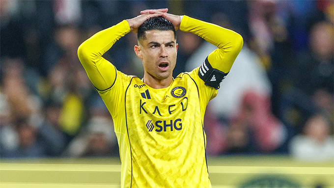 Ronaldo đã trở lại tập luyện cùng toàn đội Al Nassr