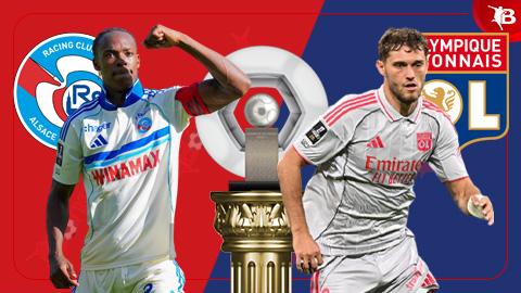 Simone Inzaghi celebrating with his Inter Milan players after beating Barcelona.