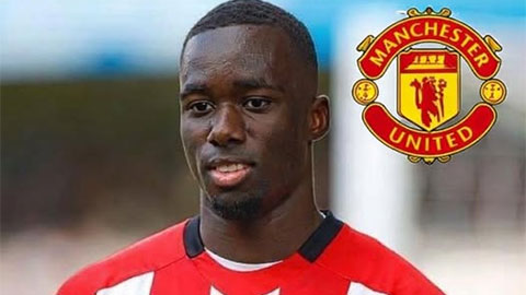 Simone Inzaghi celebrating with his Inter Milan players after beating Barcelona.